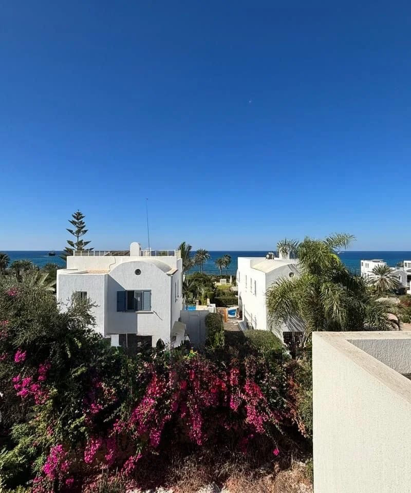 3-Bedroom detached Villa with Sea Views in Chlorakas, Paphos - photo 1