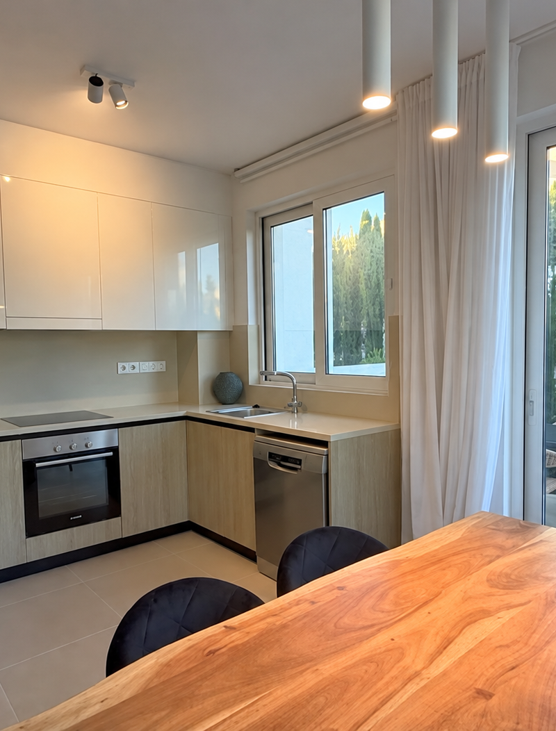 Semi Detached 3-Bedroom Townhouse in Peyia, Paphos - photo 1